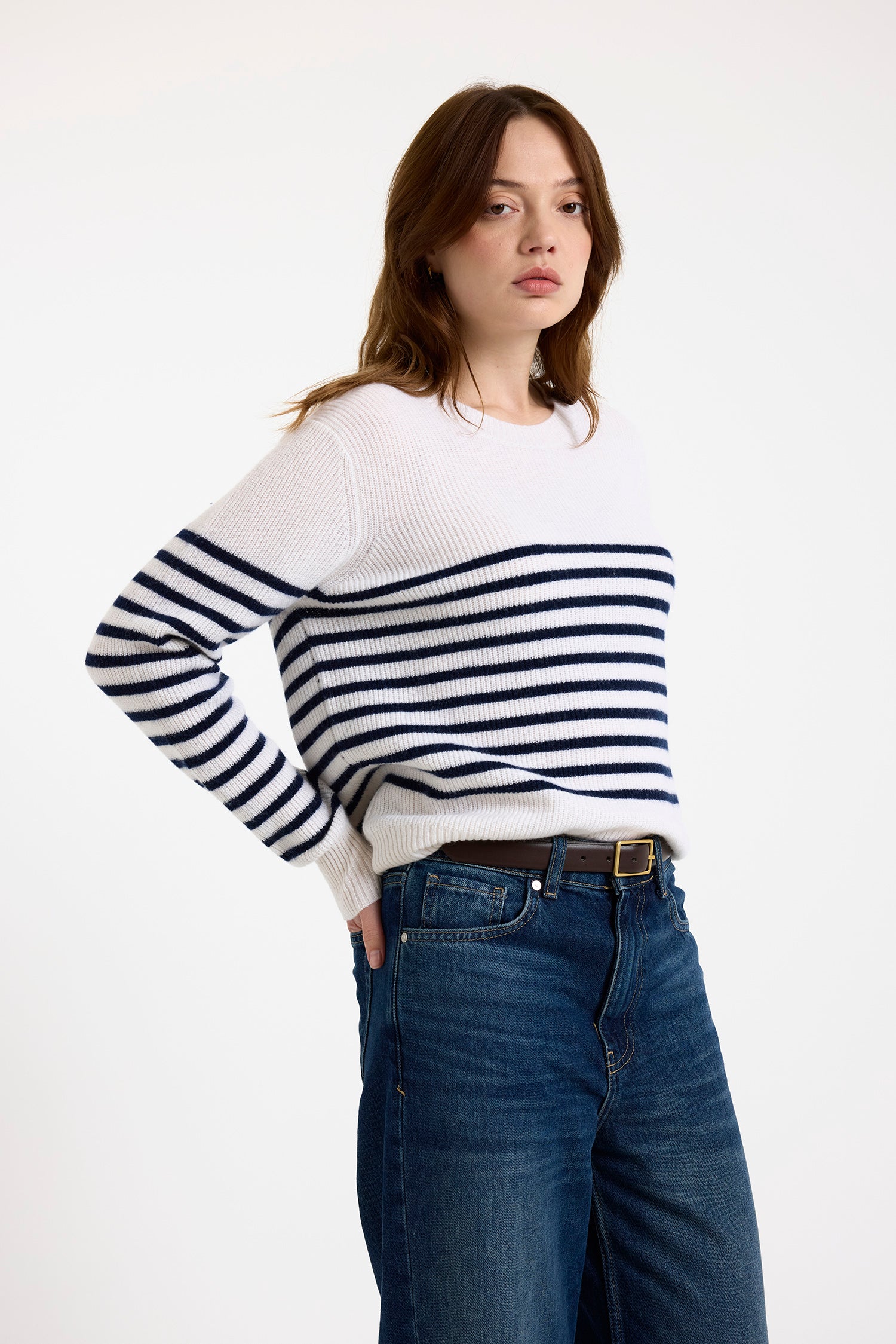Brodie Cashmere Kate Bretton Crewneck Sweater Organic White/Navy