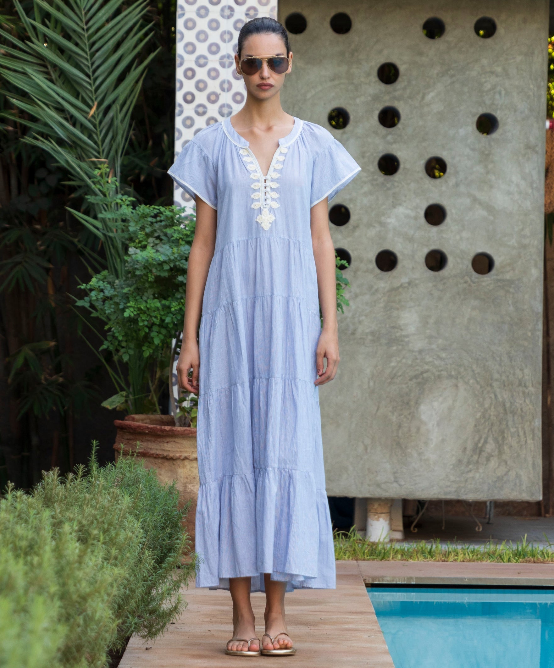 blue and white rose dress Rose - Camellia - White/Navy Long Tulle Off The Product Features YGroup_talyne-maxi Size:XXL - Regular
