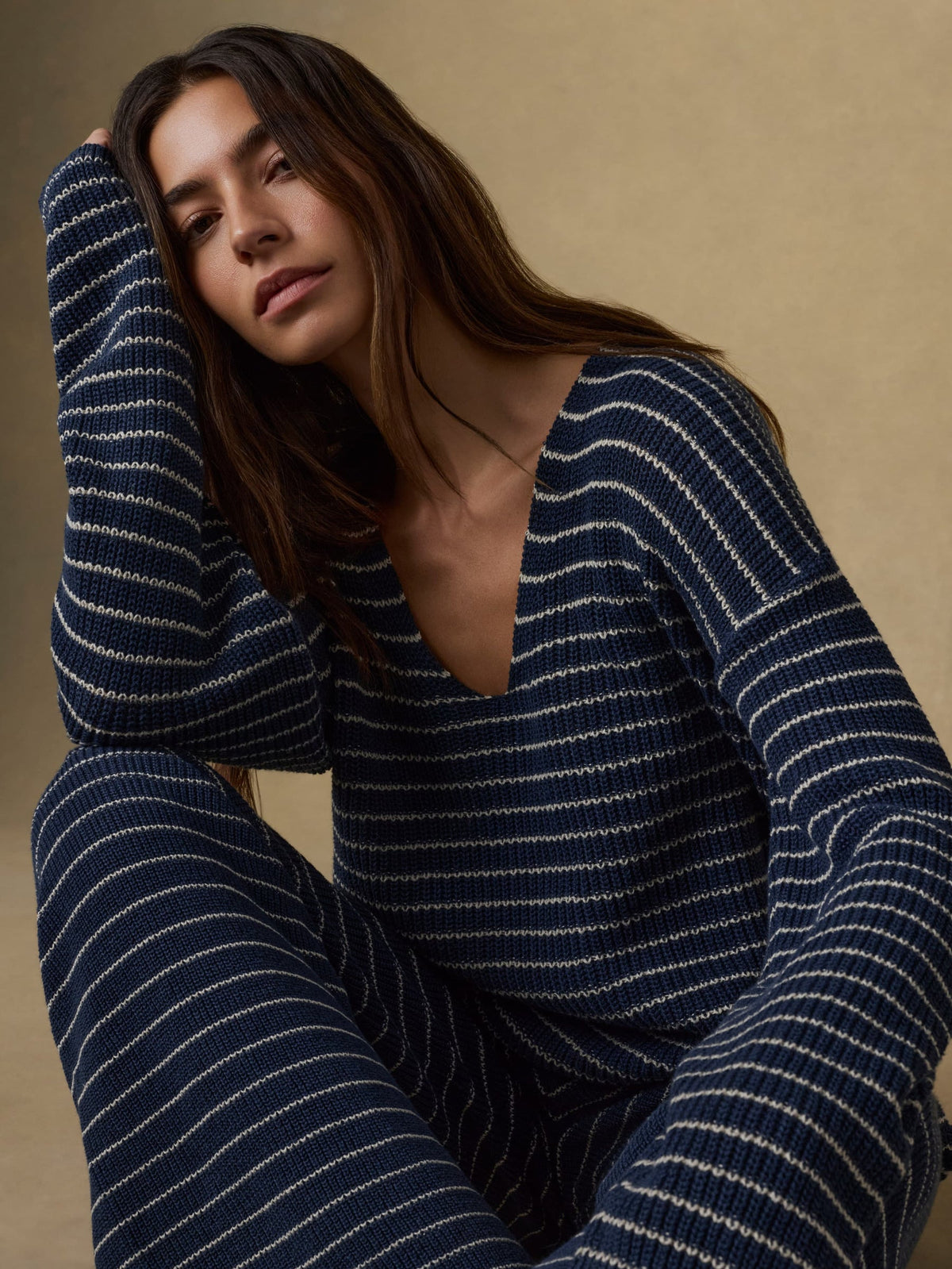 Faherty - Miramar Linen Deep V Sweater - Navy Stripe